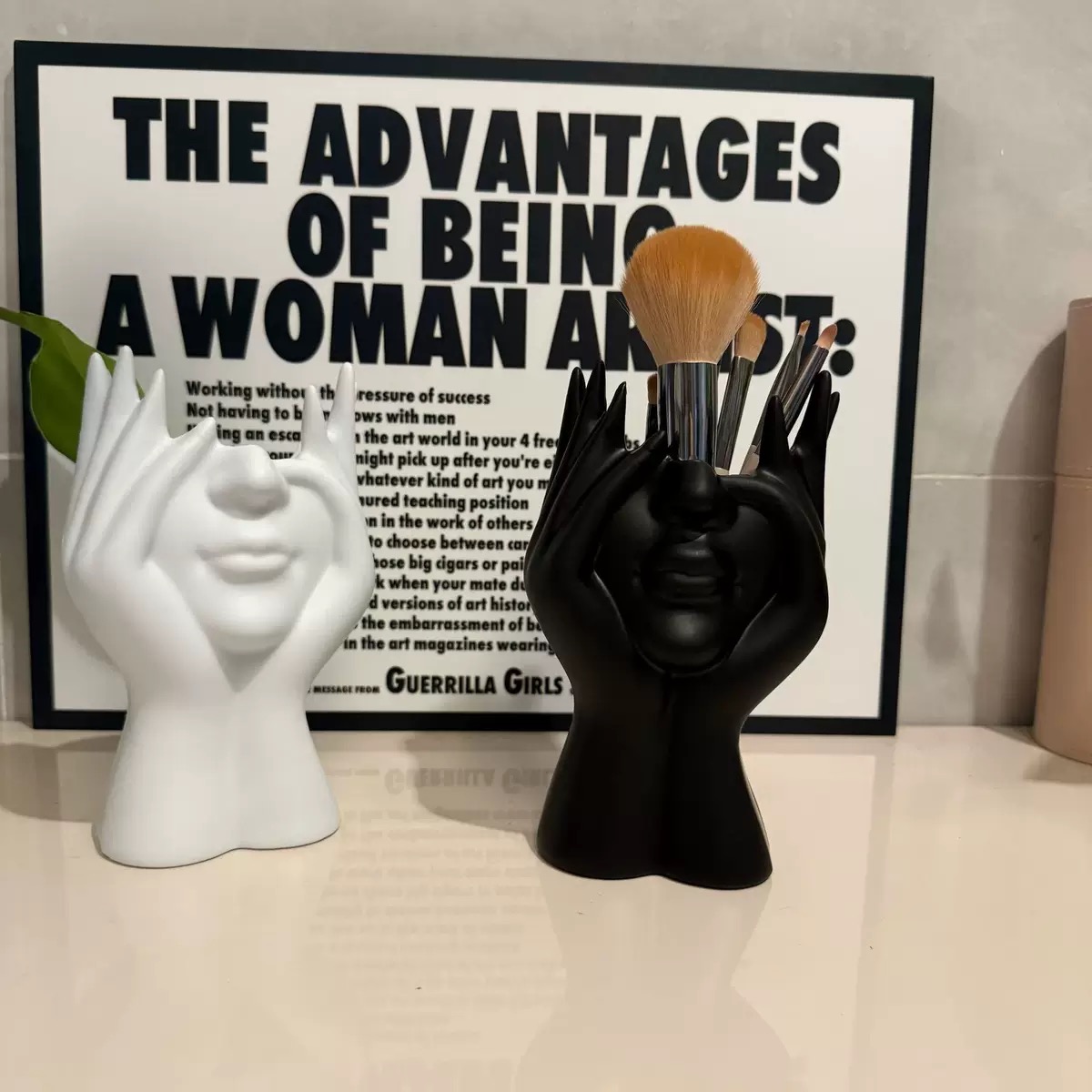 Face Brush Holder
